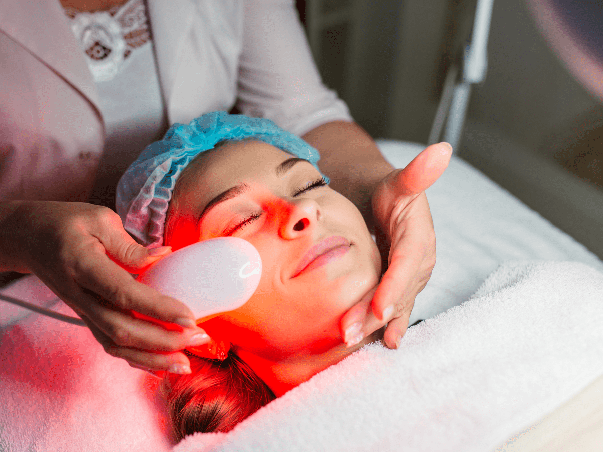 facial light therapy